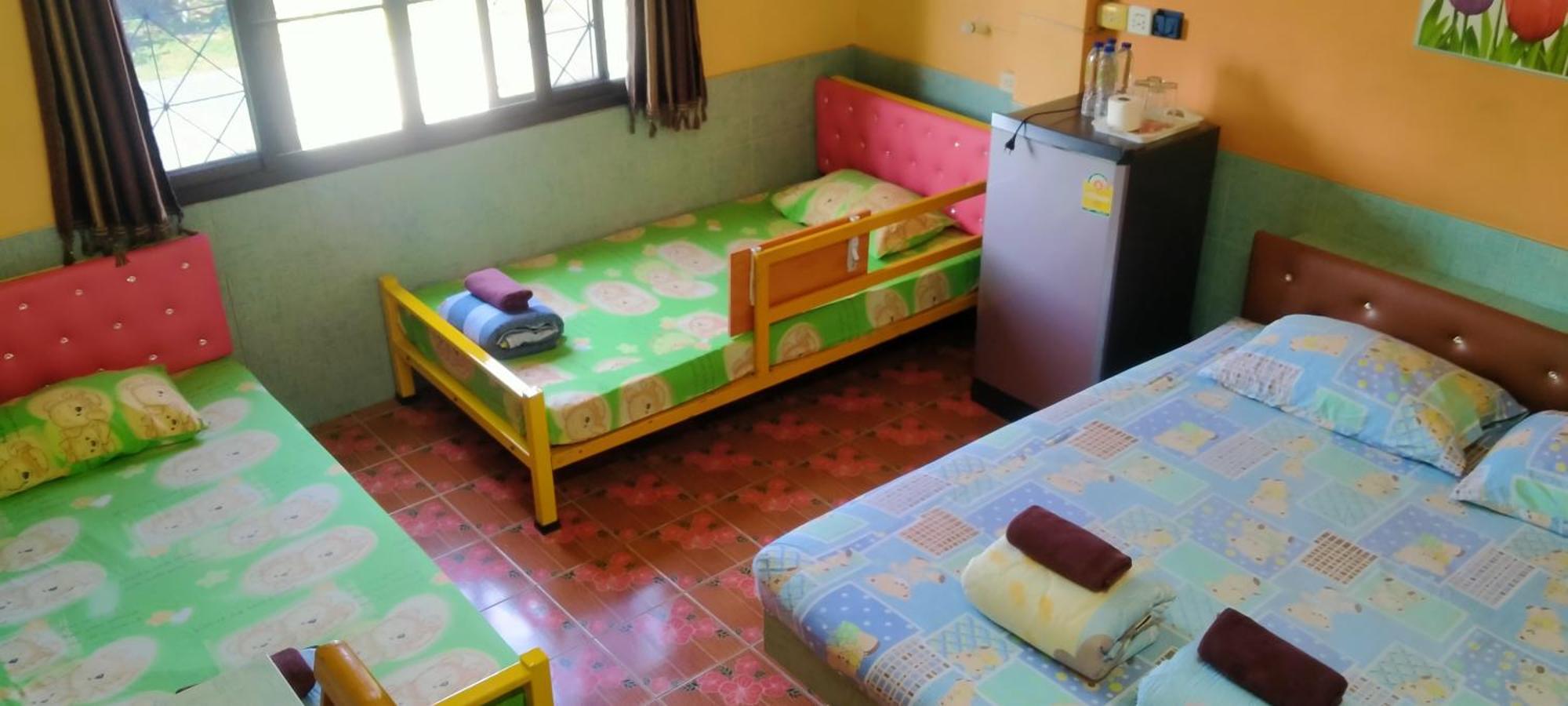Ruengsrisiri Guesthouse Сукхотхай Екстер'єр фото
